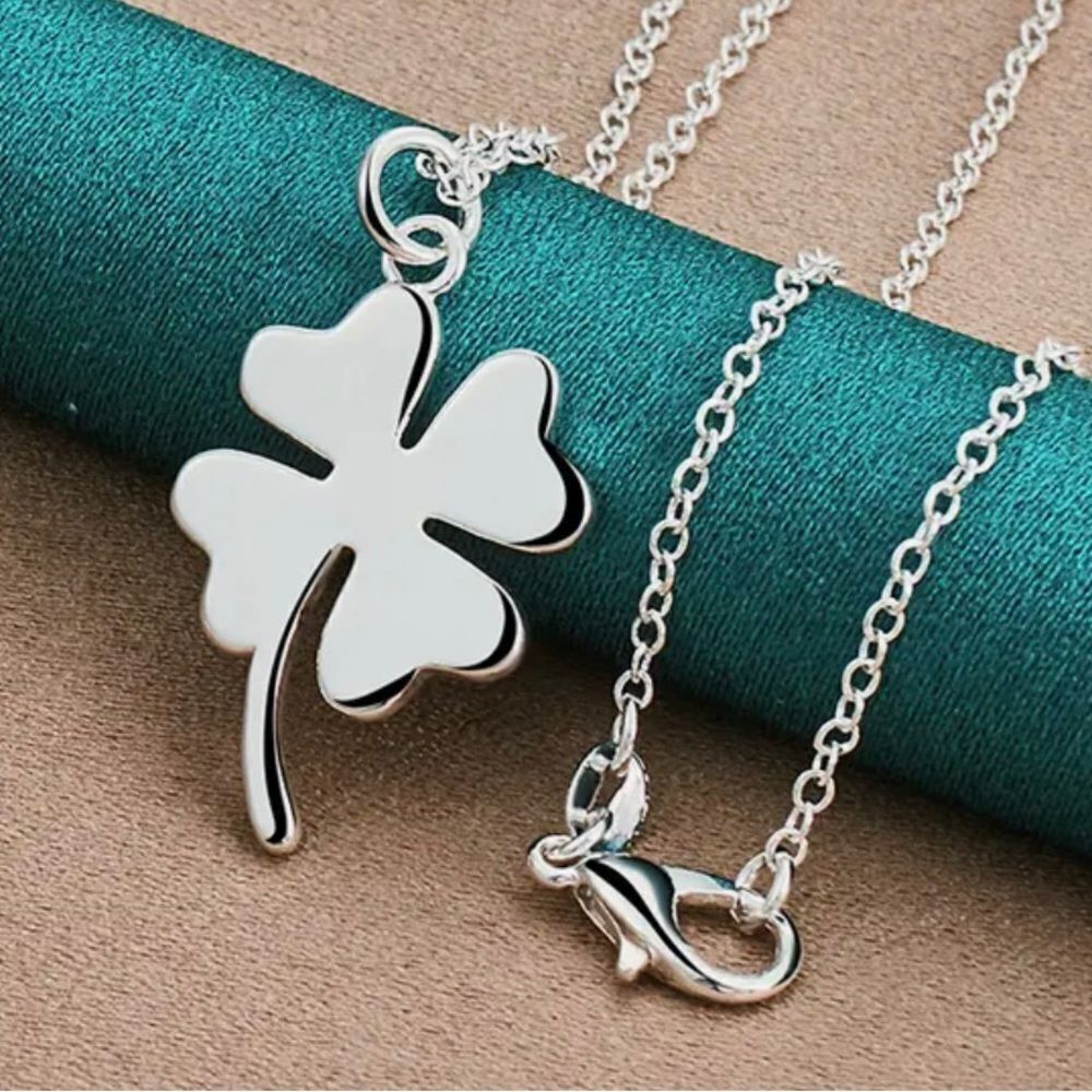 FOUR LEAF CLOVER SHAMROCK PENDANT AND CHAIN